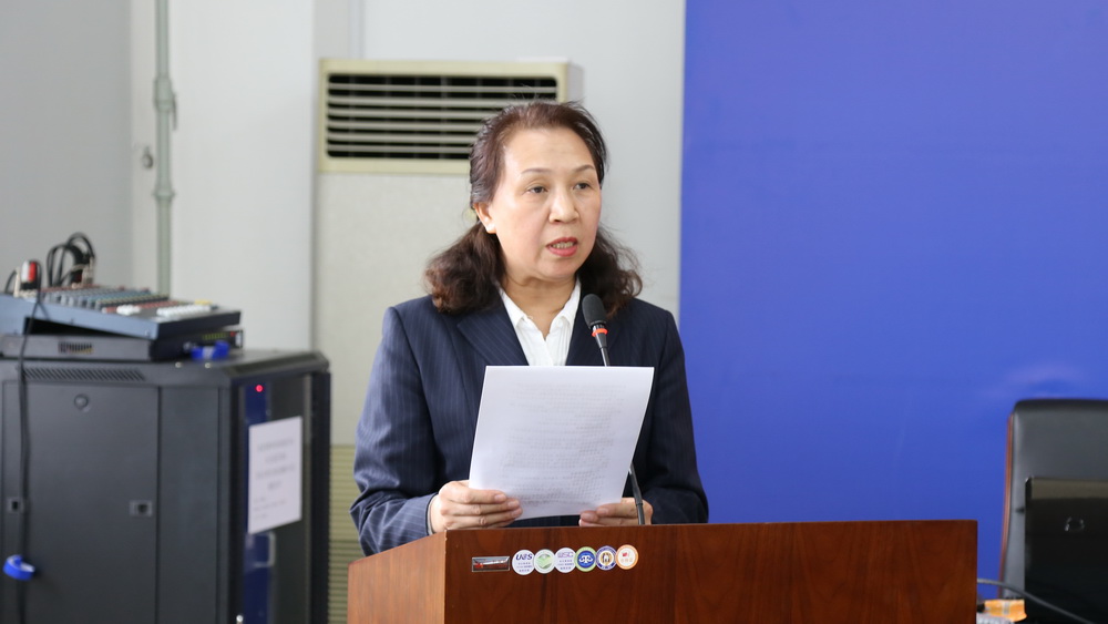 组织员办公室副主任秦育洁同志介绍党校发展对象培训班教学安排和要求