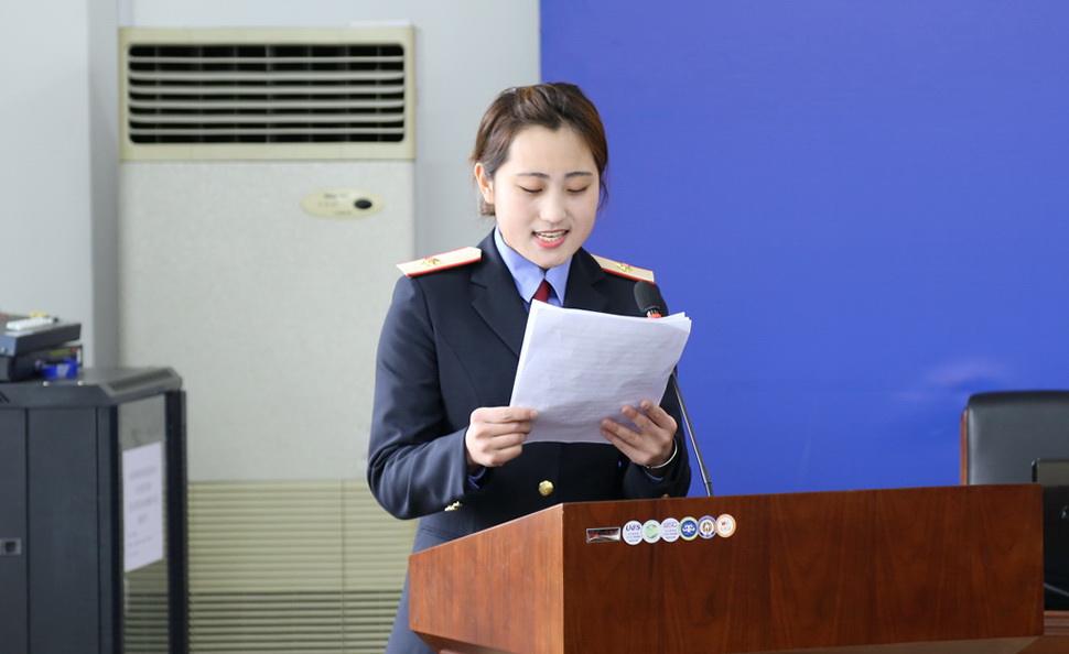 铁道运输学院铁道交通运营管理(车务运转)1606班梁诗琪同学代表青马工程培训班新学员发言